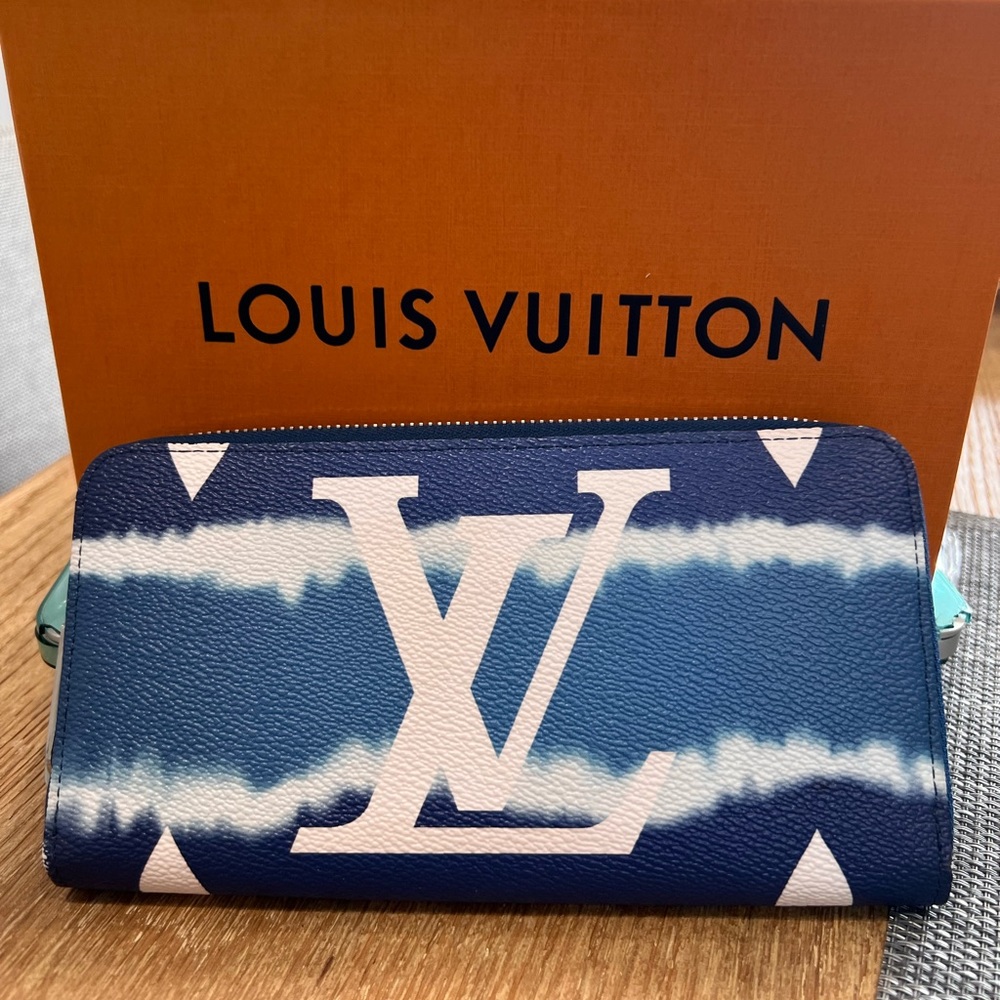 Louis Vuitton Escale Zippy Wallet